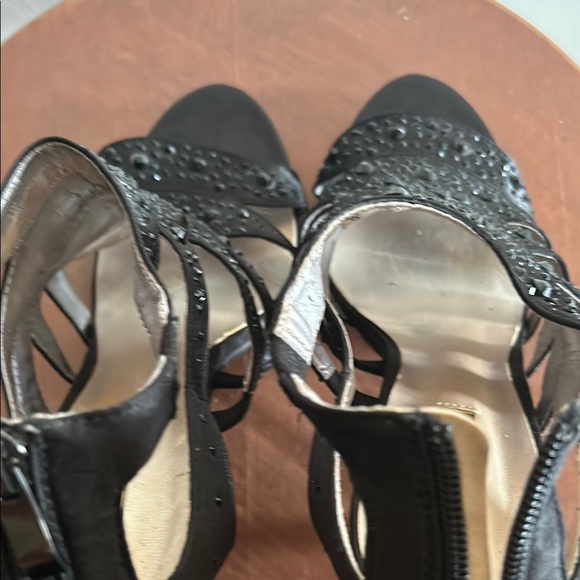 Sophisticated Black Stiletto Heels with Strappy Design - Picture 9 of 16